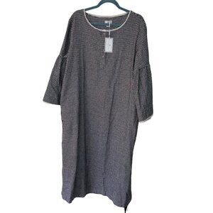 Elegant Black and White Houndstooth Nightgown